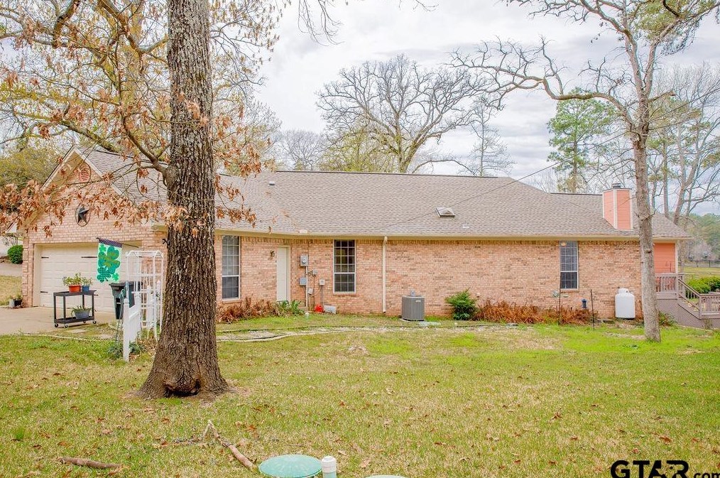 626 Hideaway Ln E, Hide A Way, TX 75771