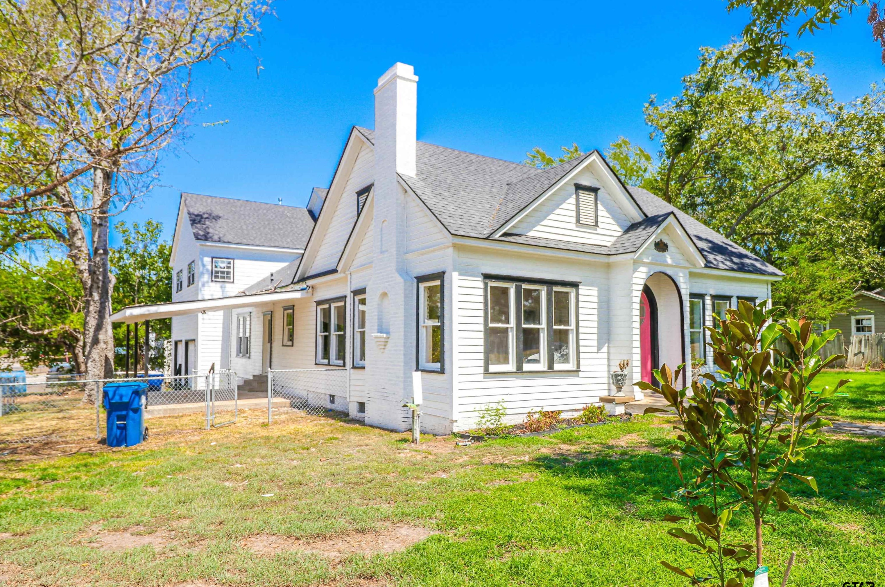 301 Calvert St, Griffin, TX 75789-2101