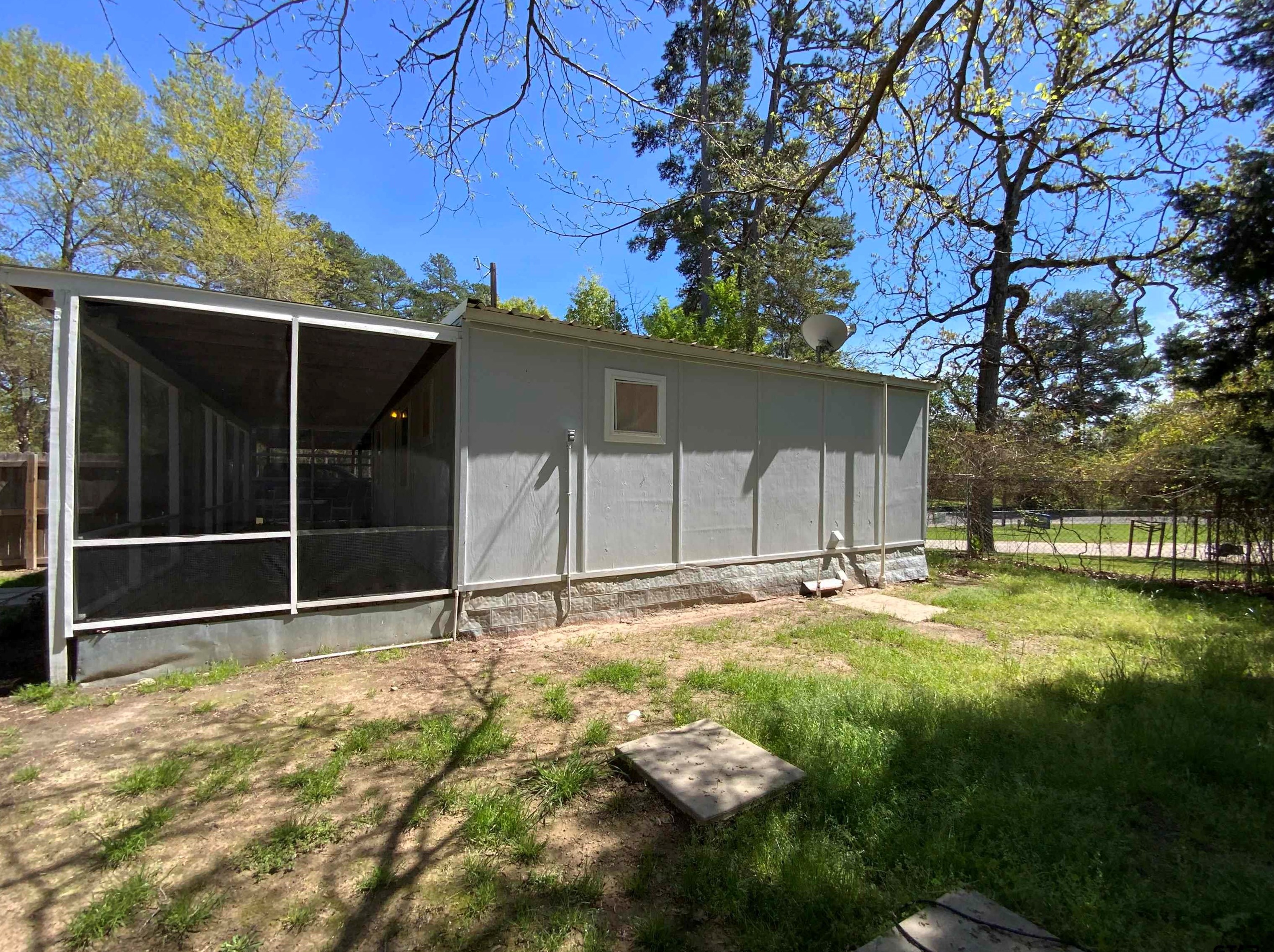 1094 Westwood Dr, Chandler, TX 75758-5028