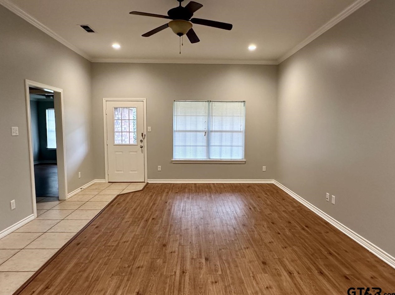 8351 Garrett Dr, Tyler, TX 75703