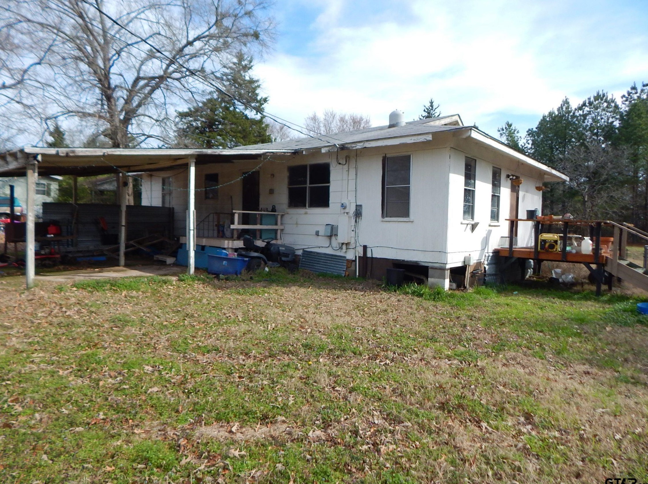 231 Woodpecker Rd, Gladewater, TX 75647-7418