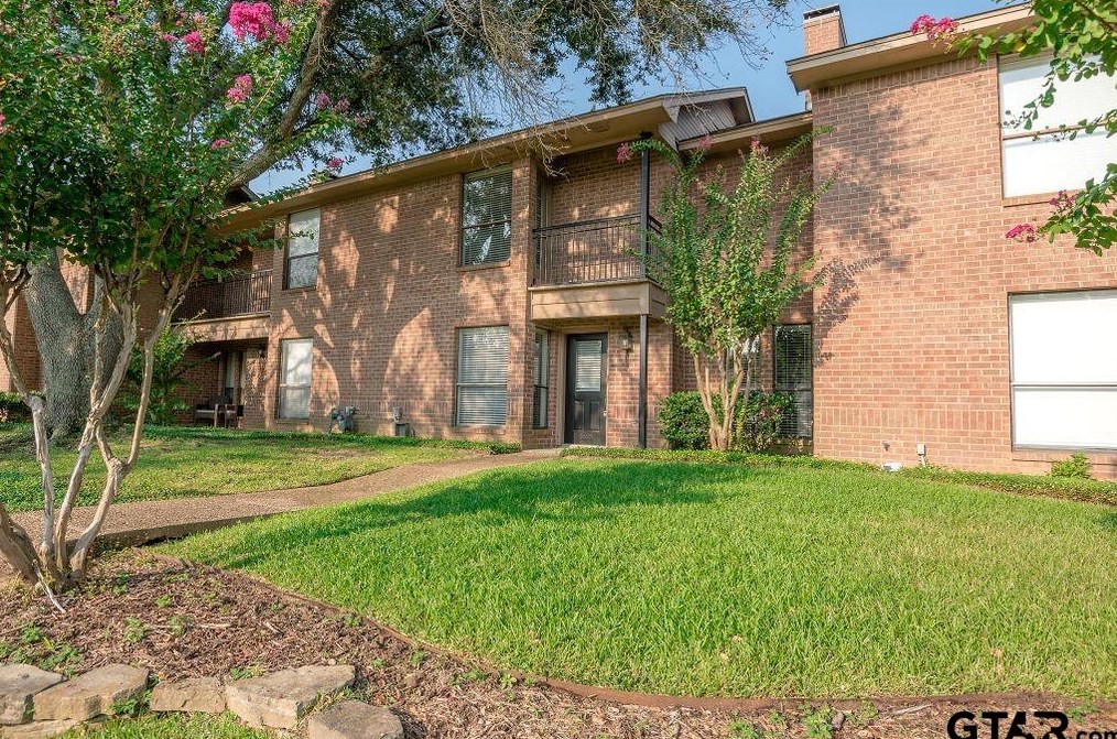5805 Hollytree Cir, Tyler, TX 75703-5768