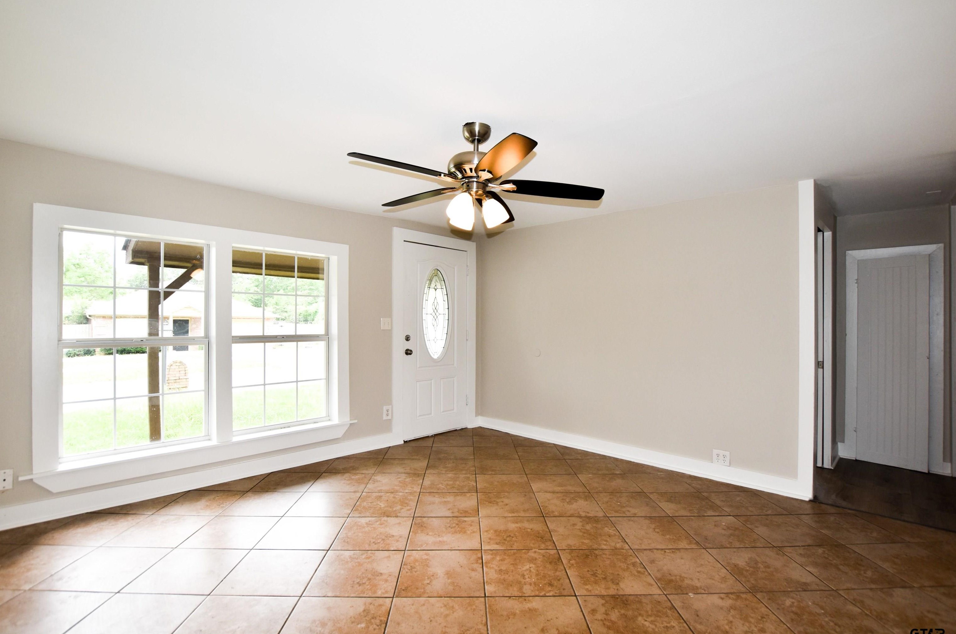 219 Half St, Hide A Way, TX 75771-9305