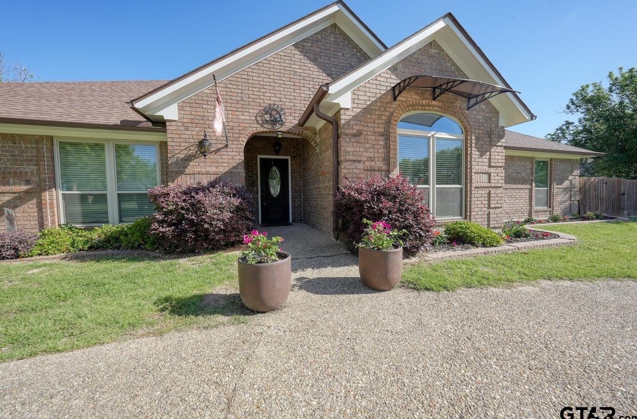 15651 Regian Dr, Hide A Way, TX 75771-3604