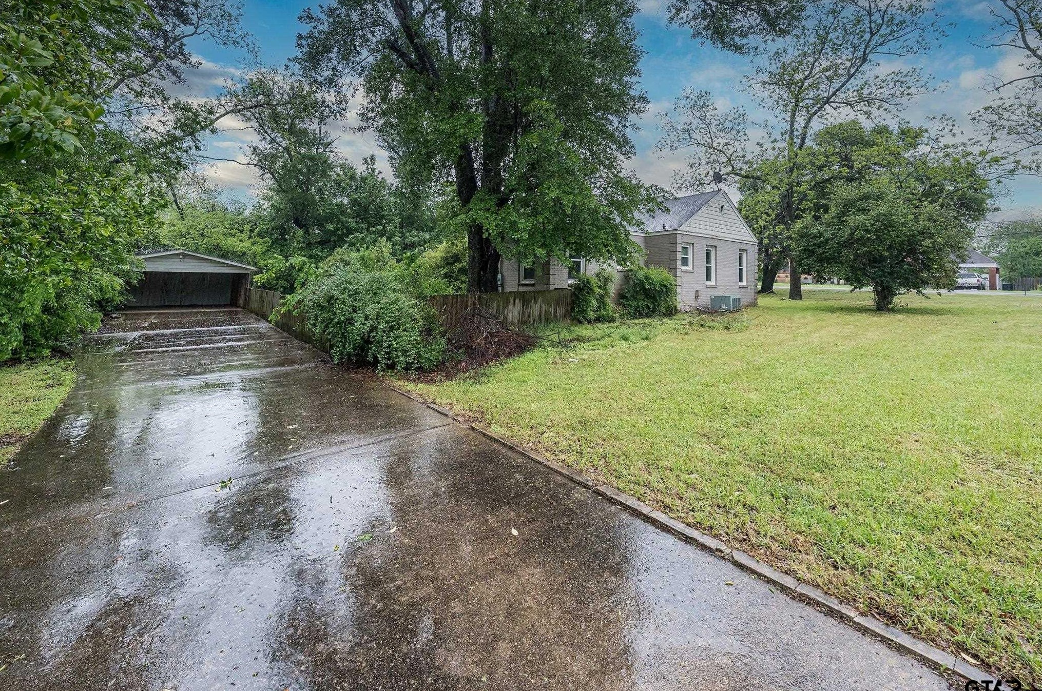 612 Troup Hwy, Tyler, TX 75701-5505