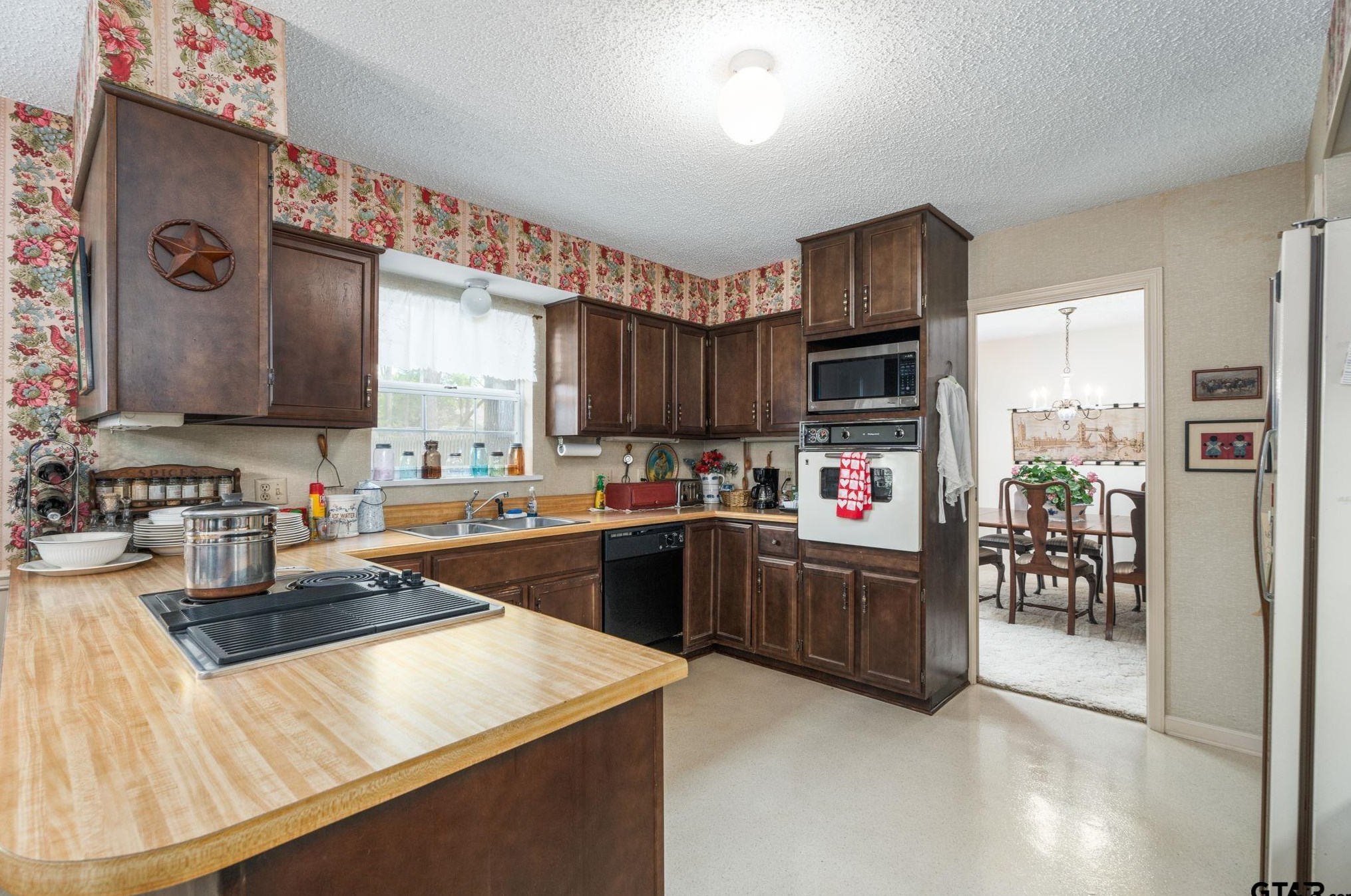 5816 Foxcroft Rd, Tyler TX 75703-4517 exterior