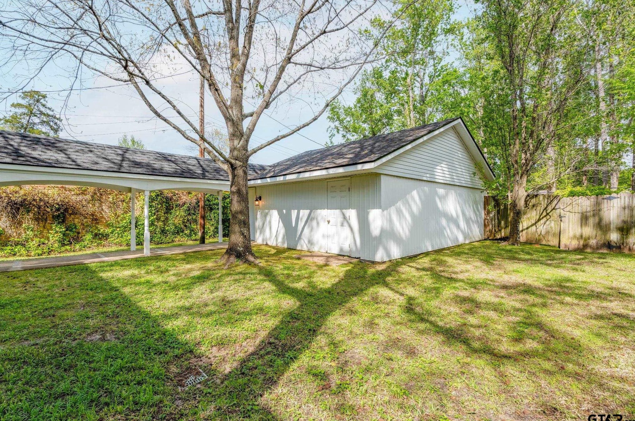 5816 Foxcroft Rd, Tyler TX 75703-4517 exterior