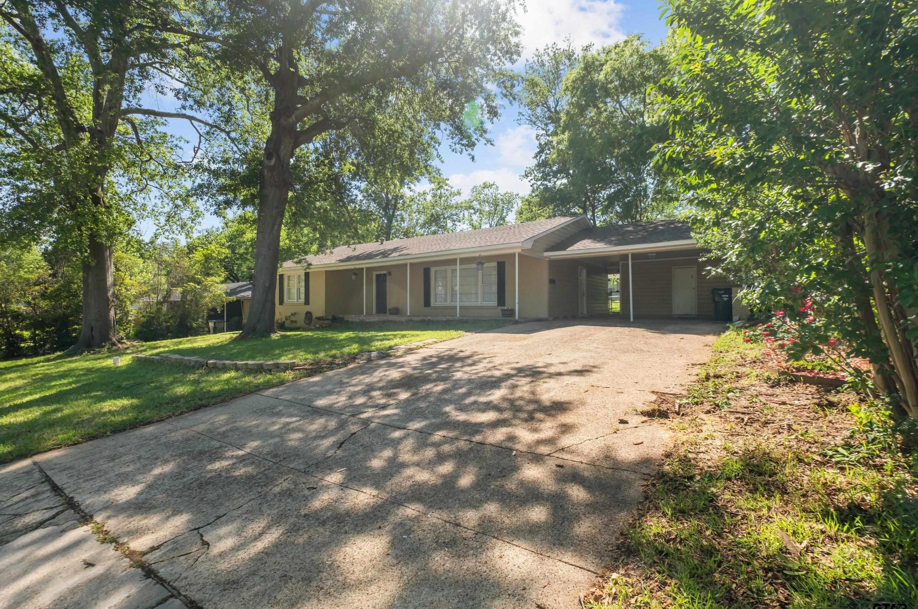 2901 Dinah Ln, Tyler, TX 75701-8107
