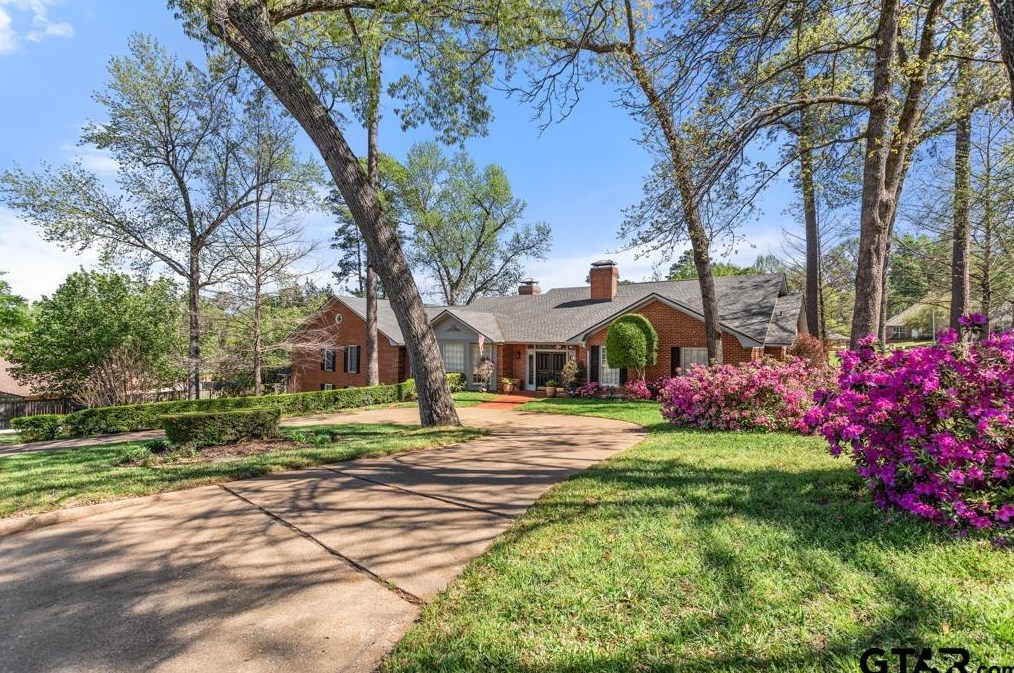6212 Bedford Dr, Tyler, TX 75703