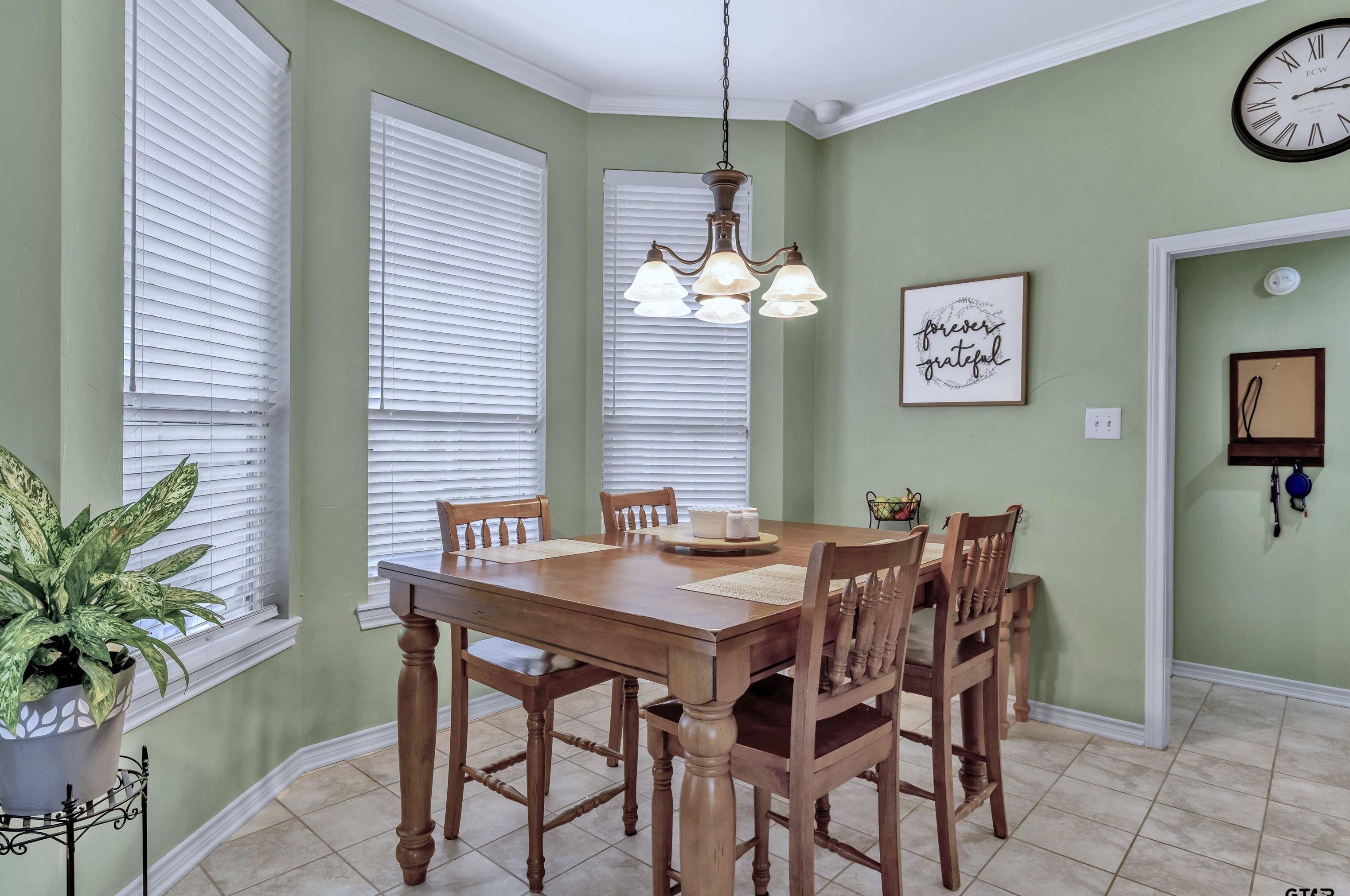 510 Whiteoak Ln, Tyler TX  75703-5083 exterior