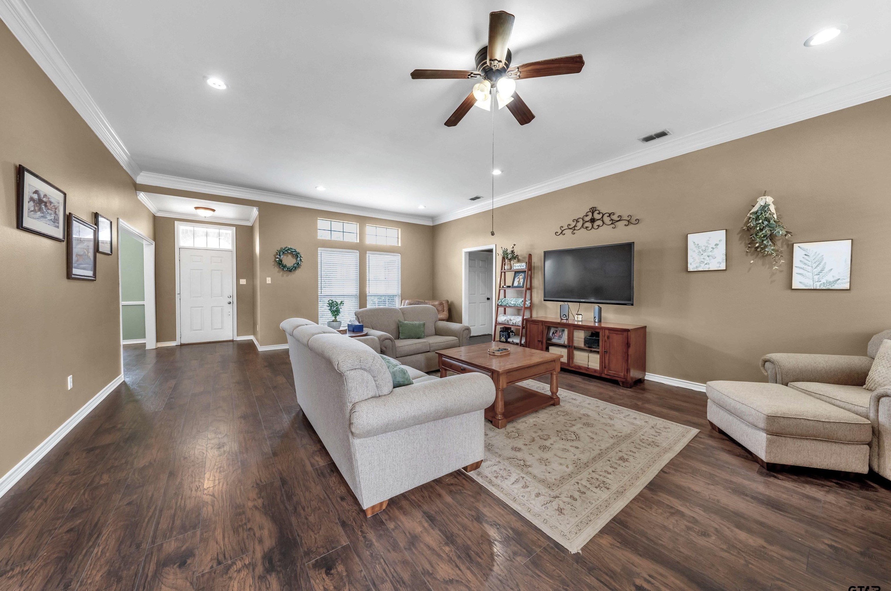 510 Whiteoak Ln, Tyler TX  75703-5083 exterior