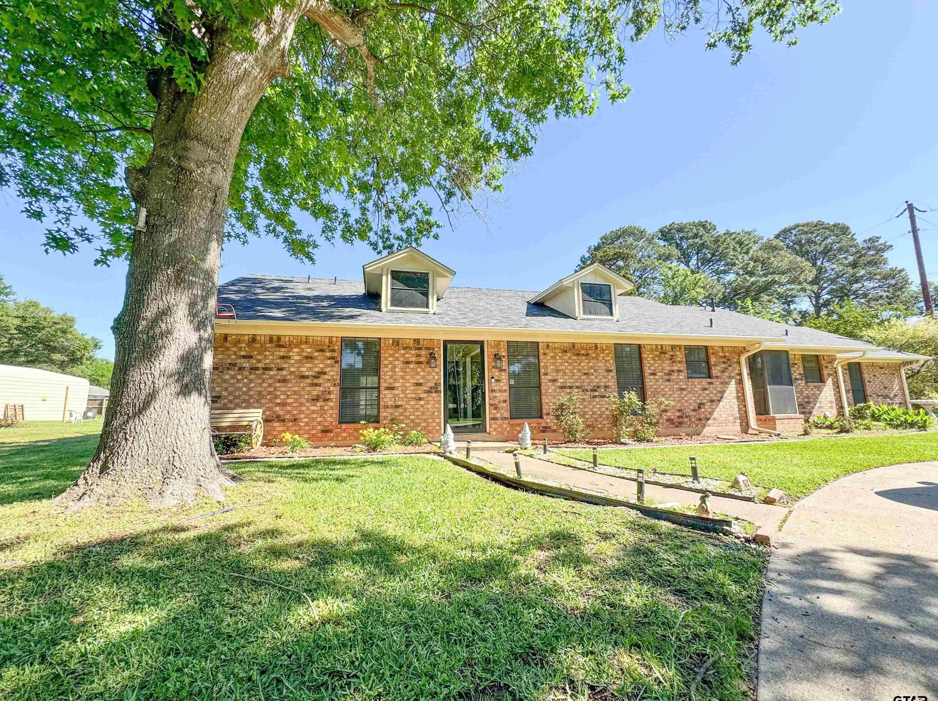 250 Colorado St, Van, TX 75790-3506