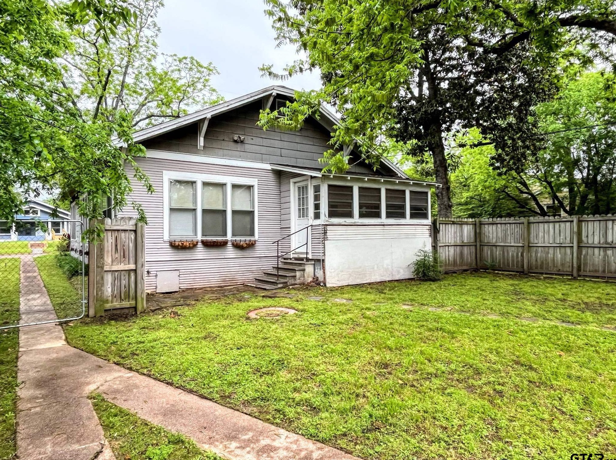 608 Sycamore St, West Mineola TX  75773-1656 exterior