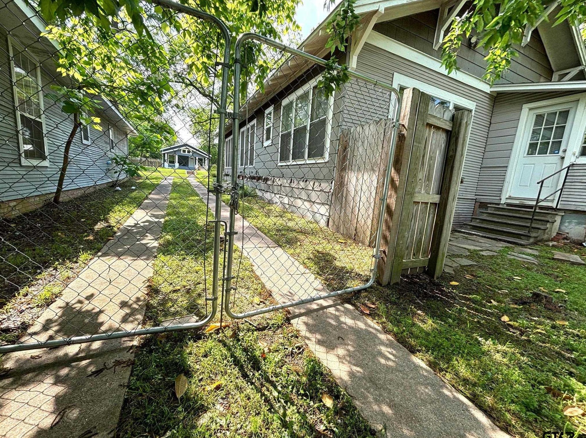 608 Sycamore St, West Mineola TX  75773-1656 exterior