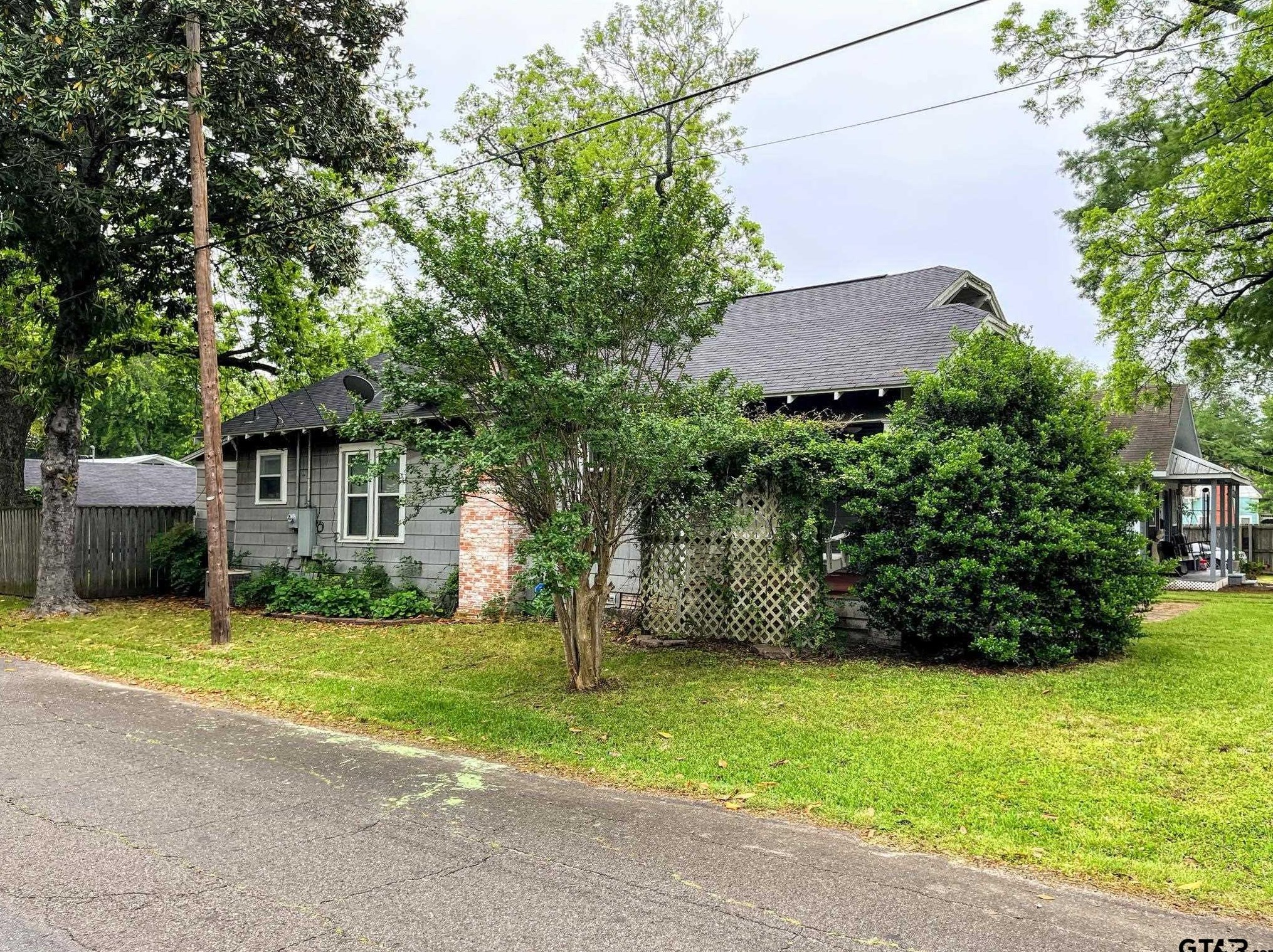 608 Sycamore St, West Mineola TX  75773-1656 exterior