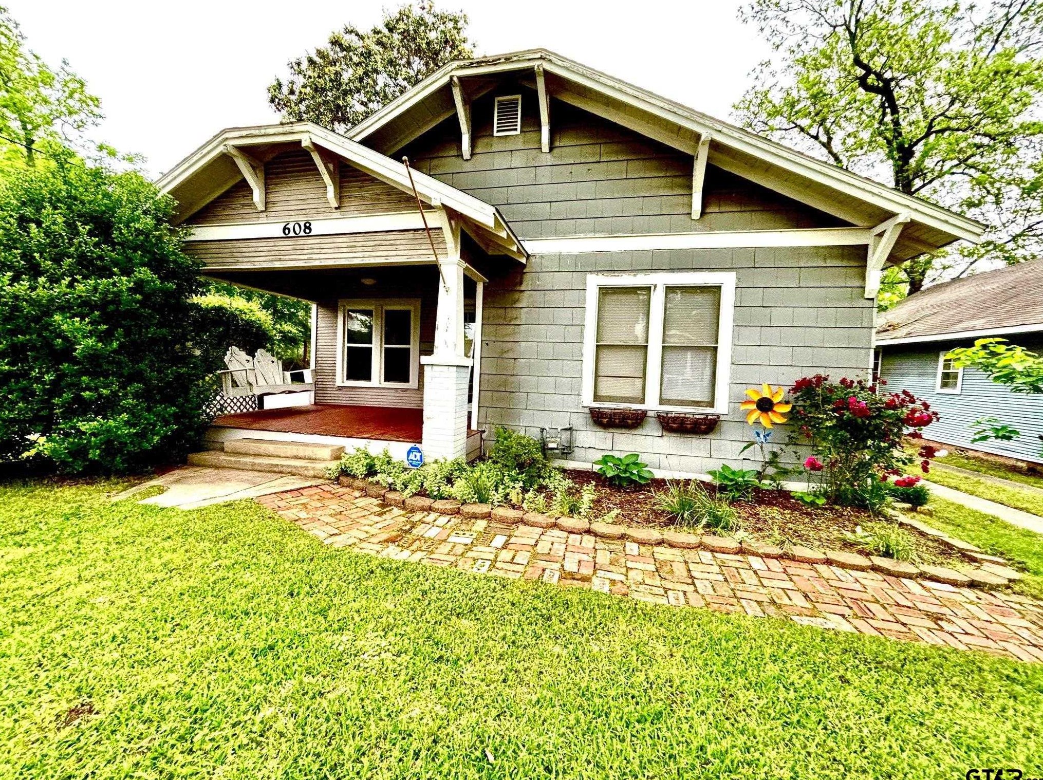 608 Sycamore St, West Mineola TX  75773-1656 exterior