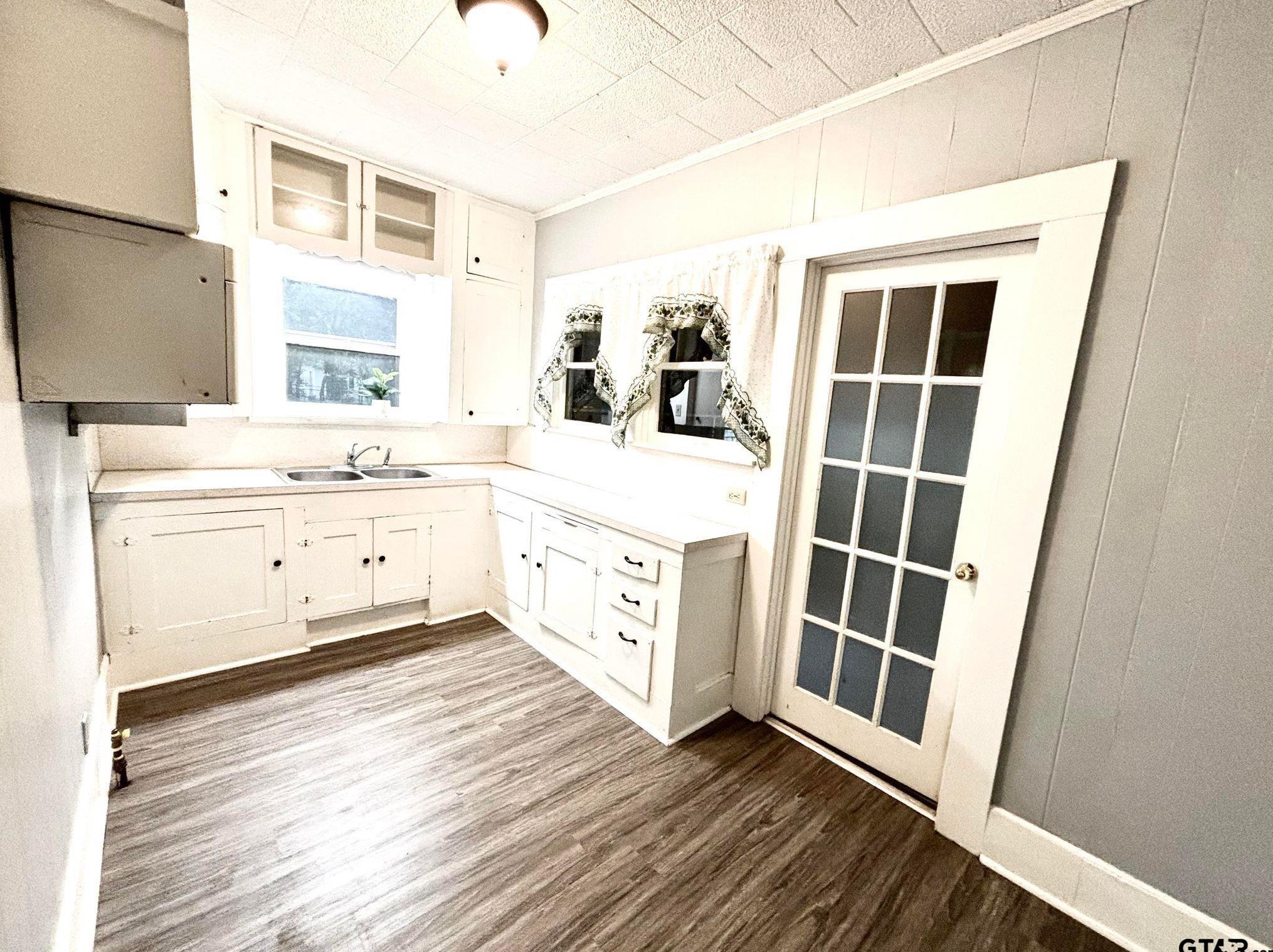 608 Sycamore St, West Mineola TX  75773-1656 exterior