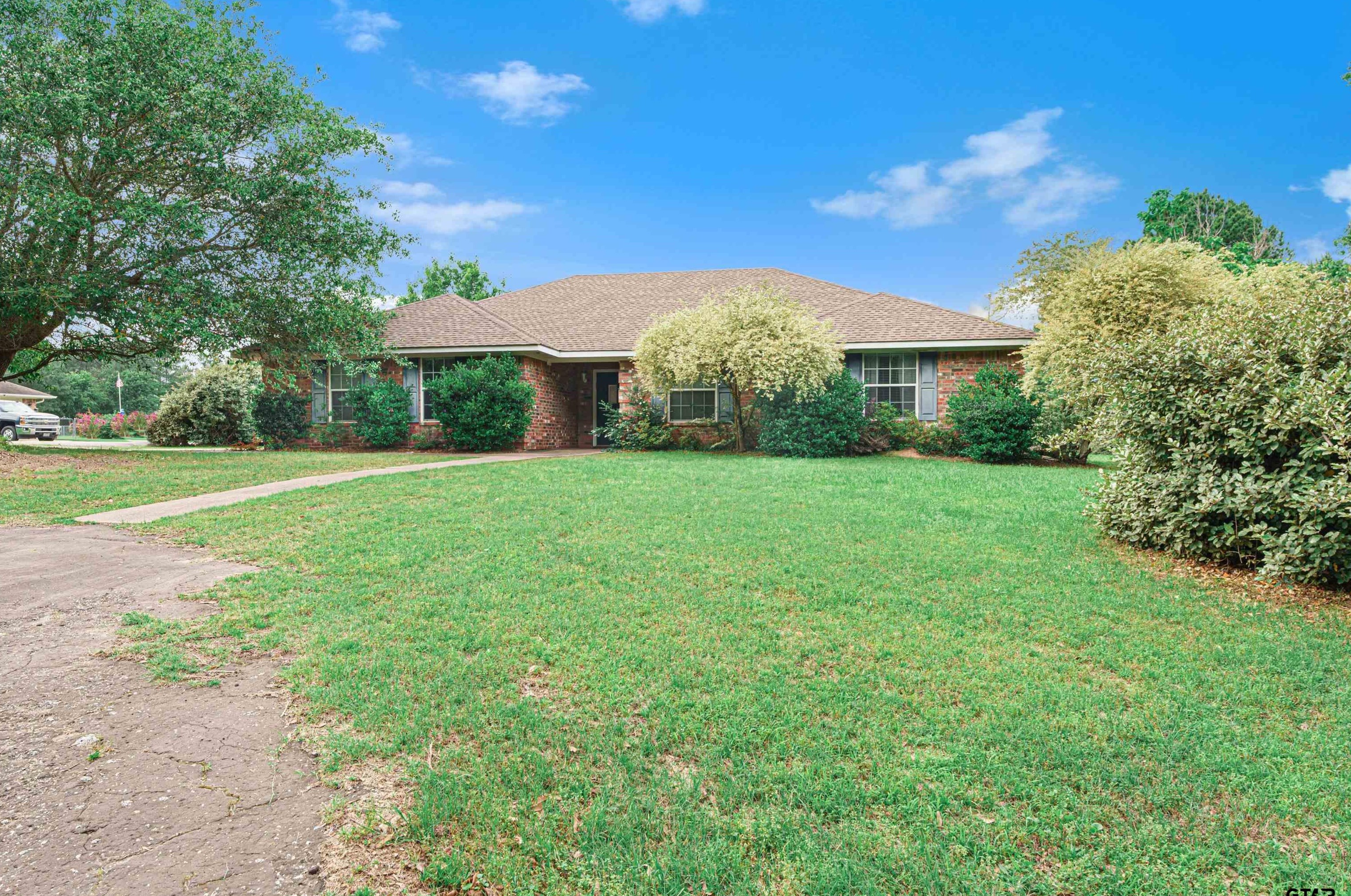 110 County Rd 2466, West Mineola, TX 75773