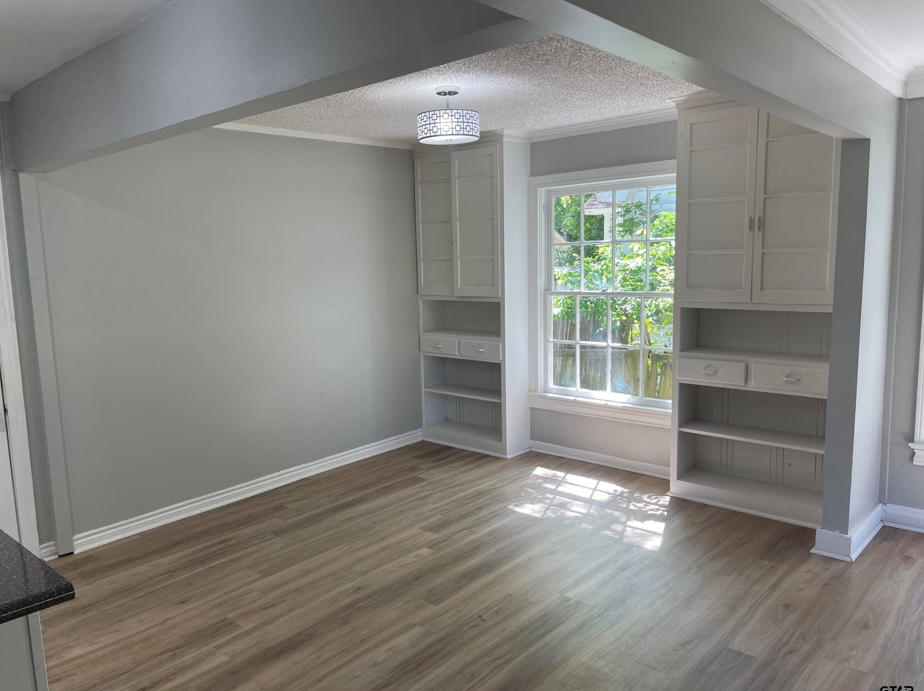 1400 Crescent Dr, Tyler, TX 75702-4012