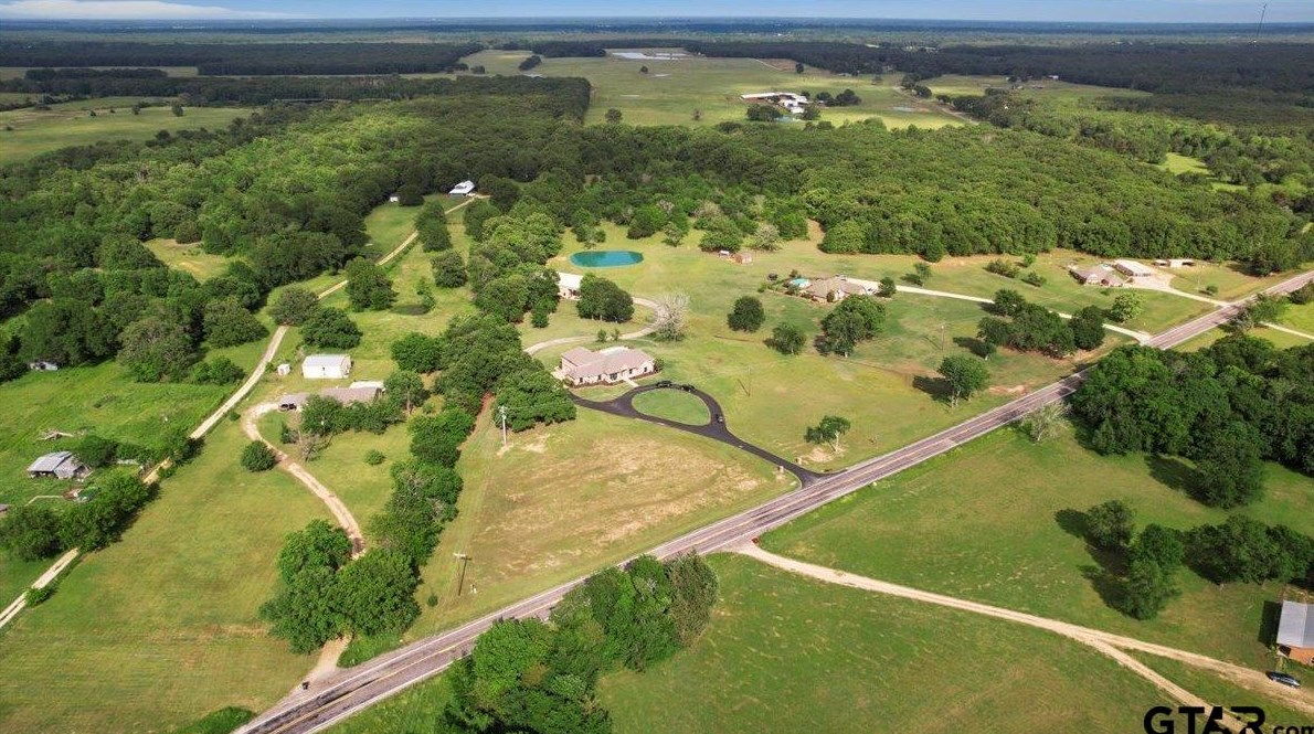 5168 Farm Road 196 N, Paris, TX 75462