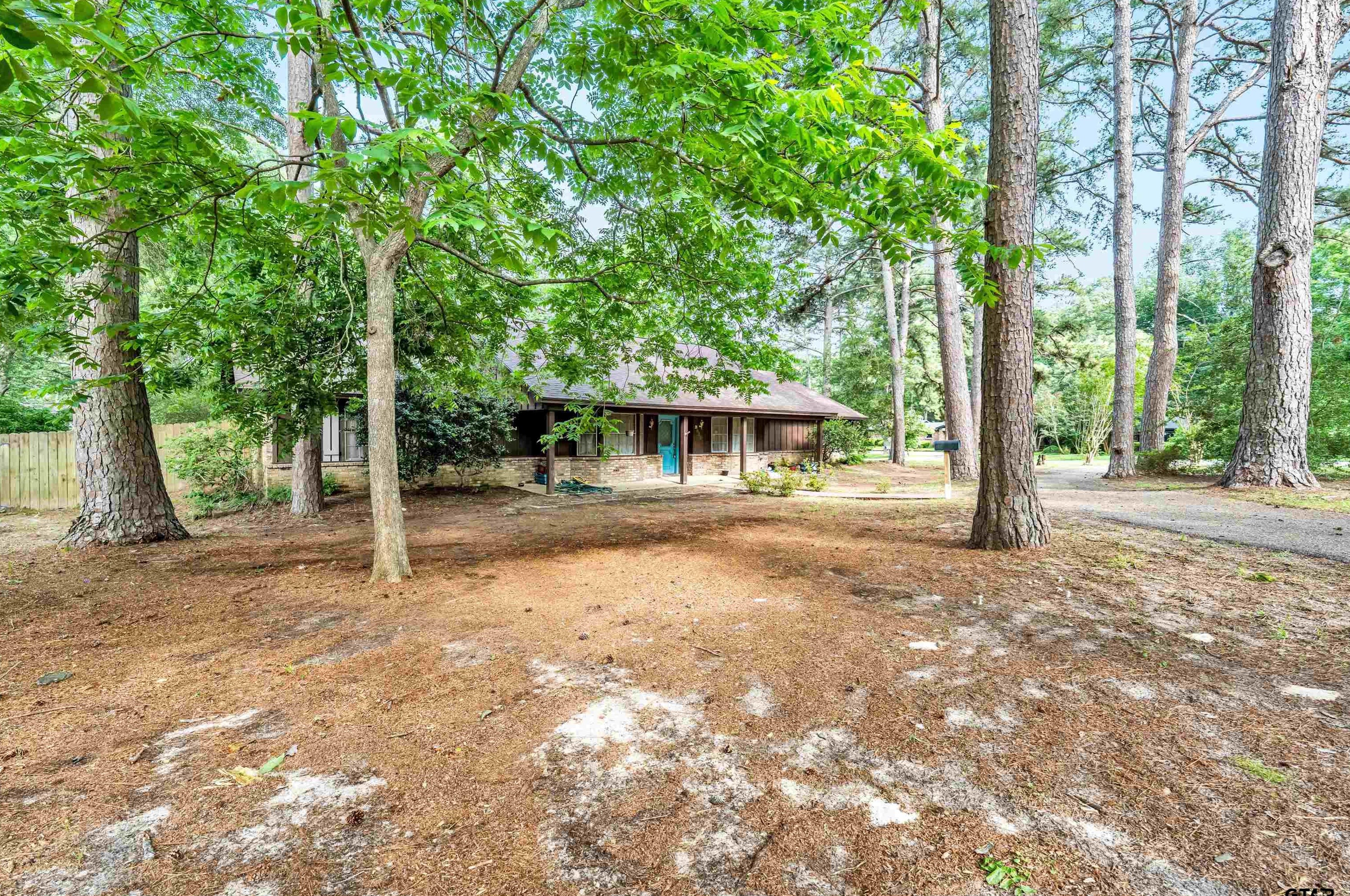 8620 Radcliffe Dr, Tyler, TX 75703-5219