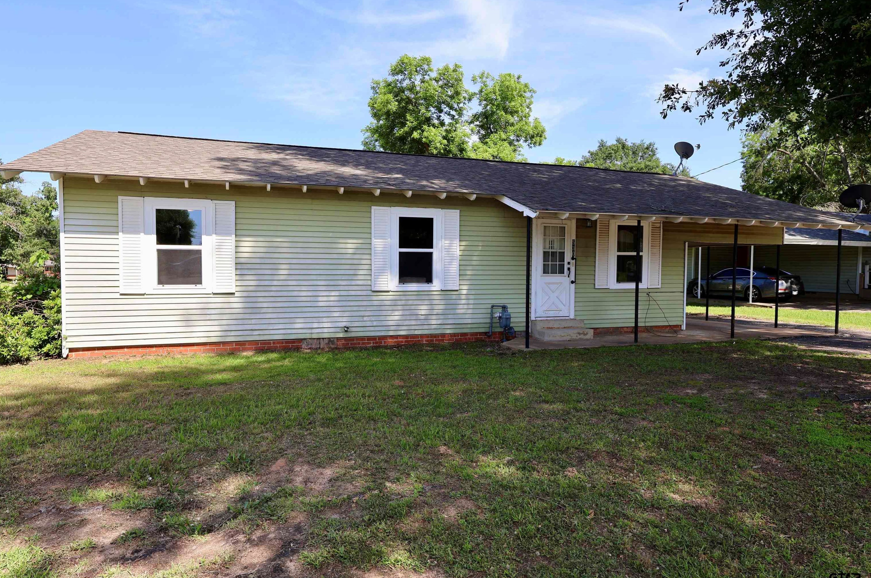 530 N Francis St, Fincastle, TX 75763