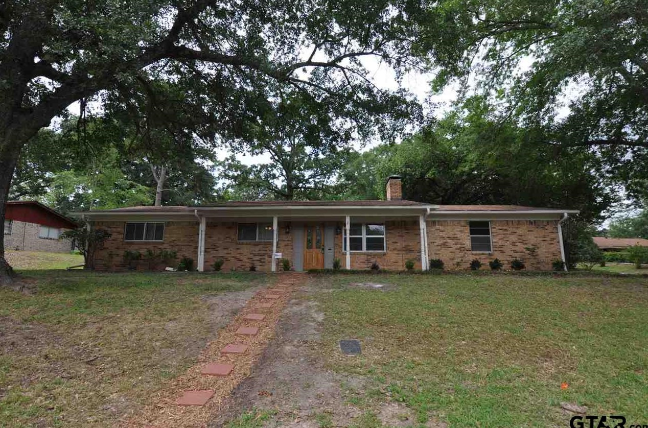 301 Powell Dr, Tyler, TX 75703-4636