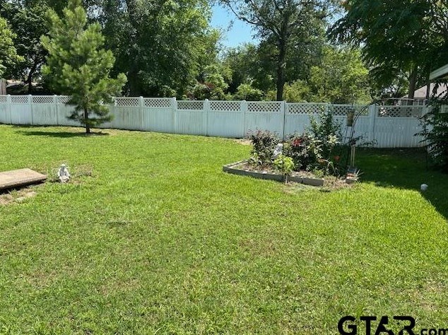 624 Marshall St, Henderson TX  75654-3955 exterior