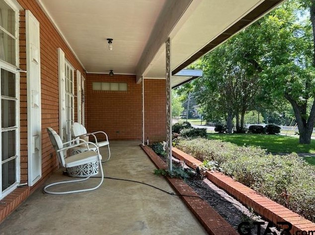 624 Marshall St, Henderson TX  75654-3955 exterior