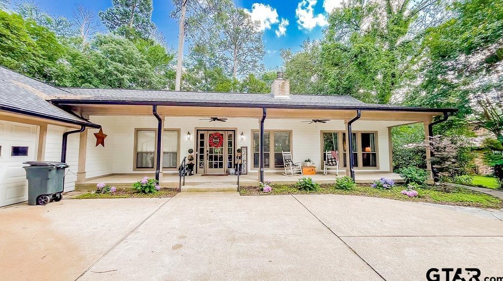 304 Rosewood Dr, Hide A Way, TX 75771-5238