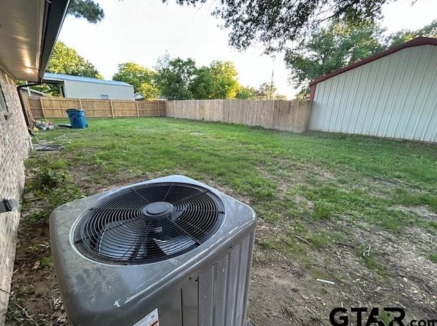 219 N Oak St, Van, TX 75790