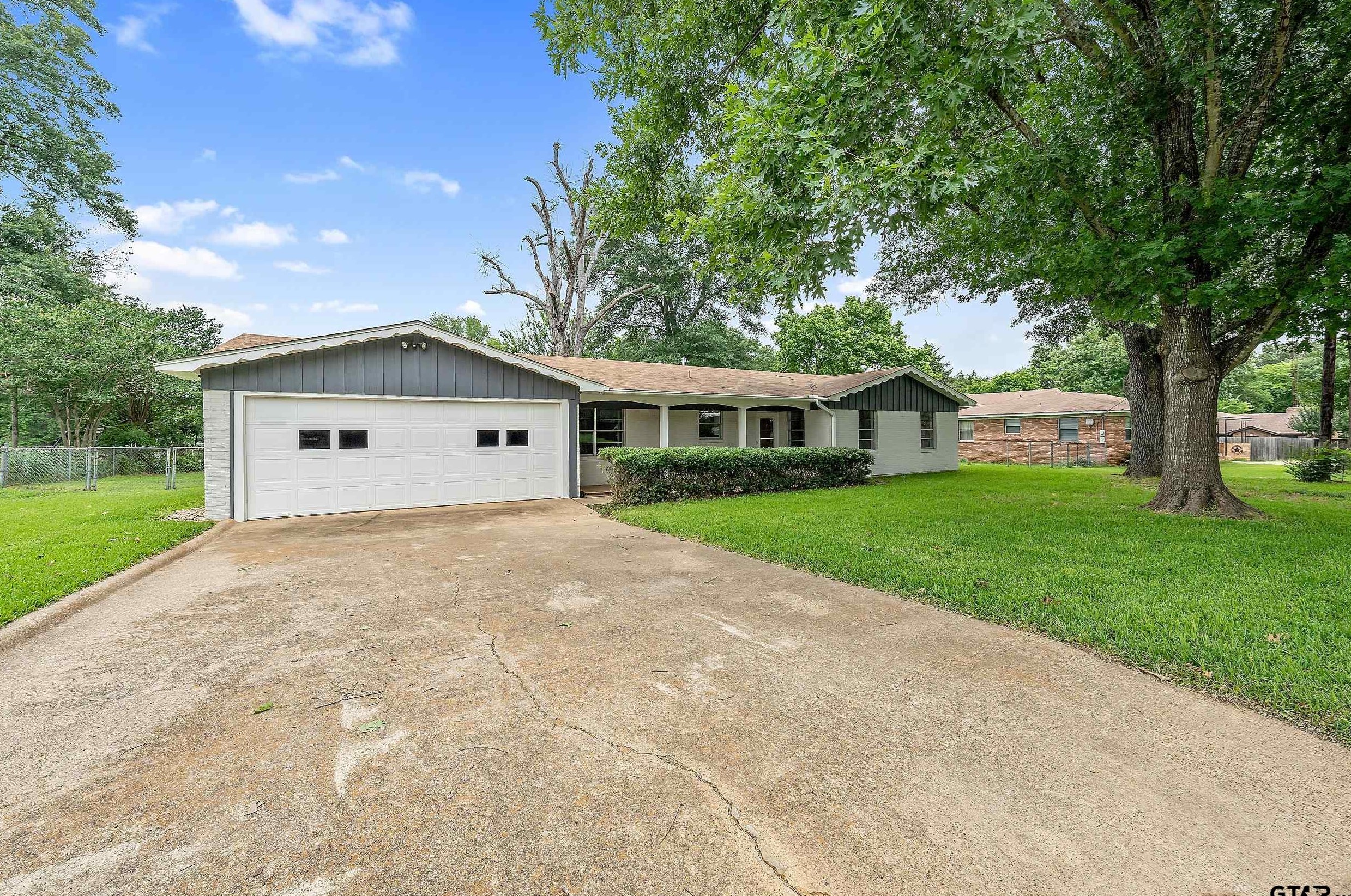407 Audrey St, Whitehouse, TX 75791-3243