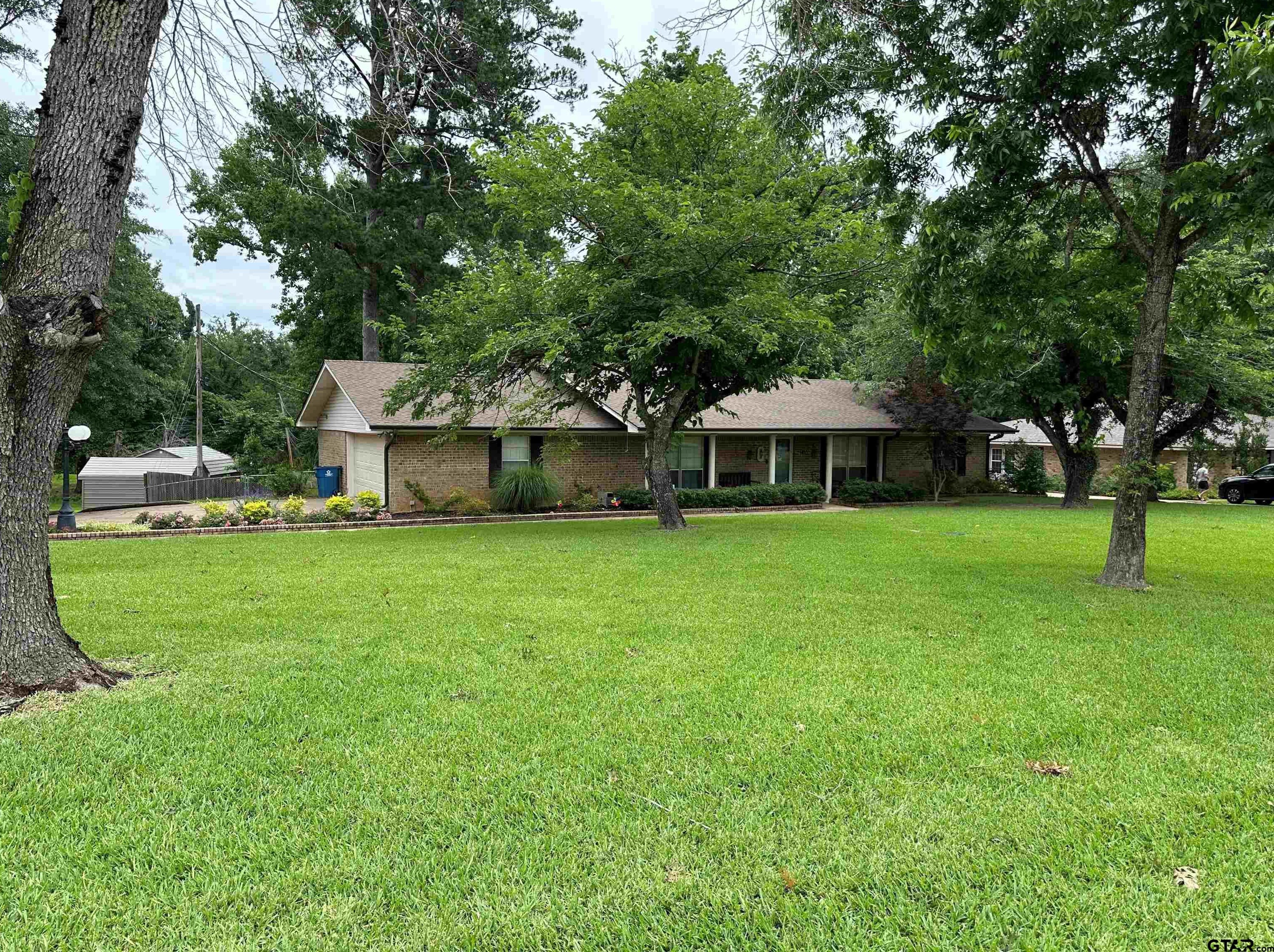 1403 S Evenside, Henderson, TX 75654