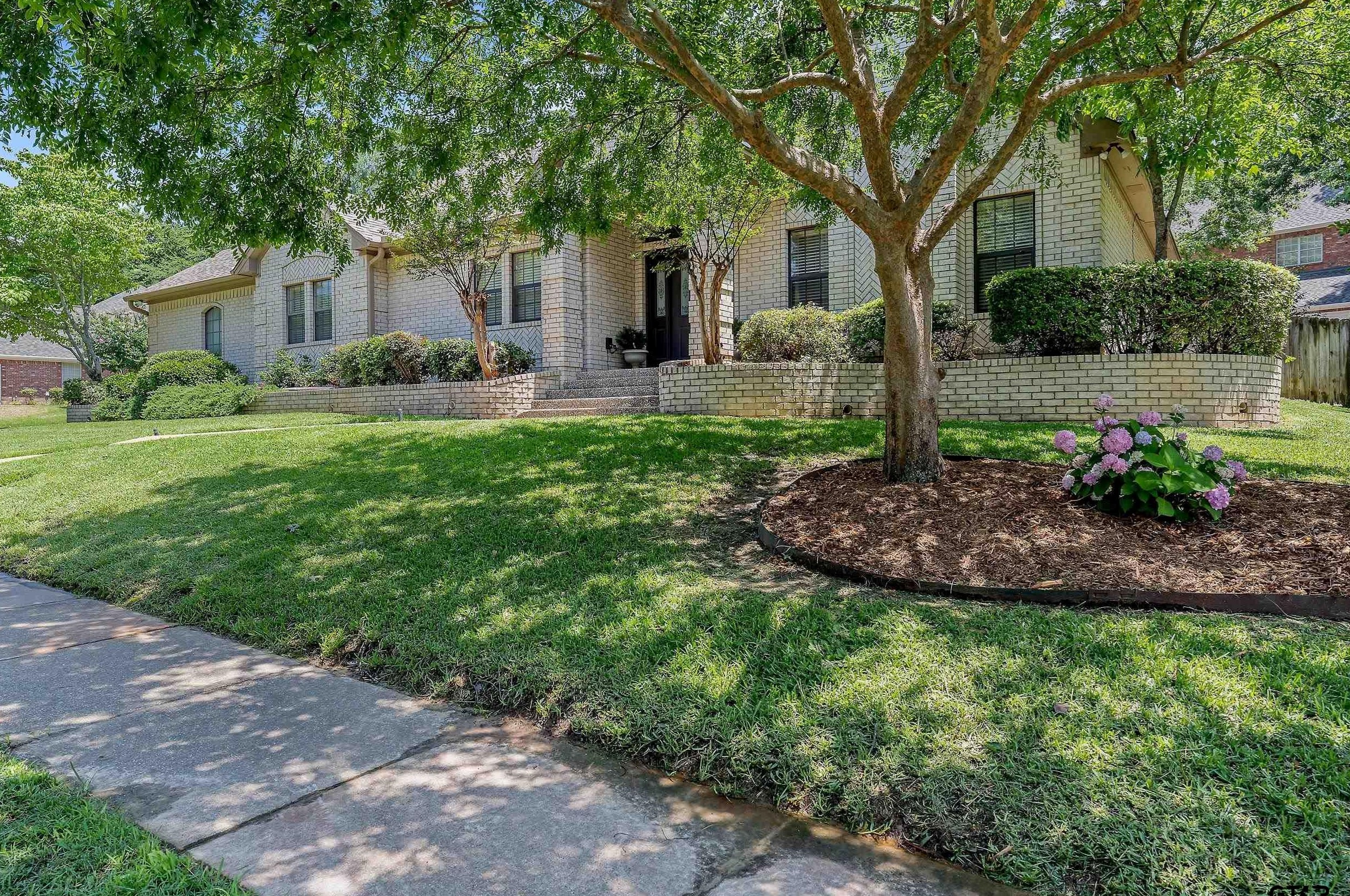 1115 Ashwood Dr, Tyler, TX 75703-3908