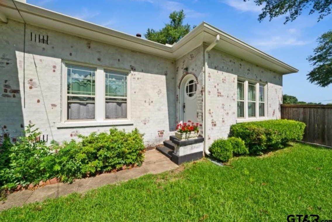 401 N Main St, Henderson, TX 75652