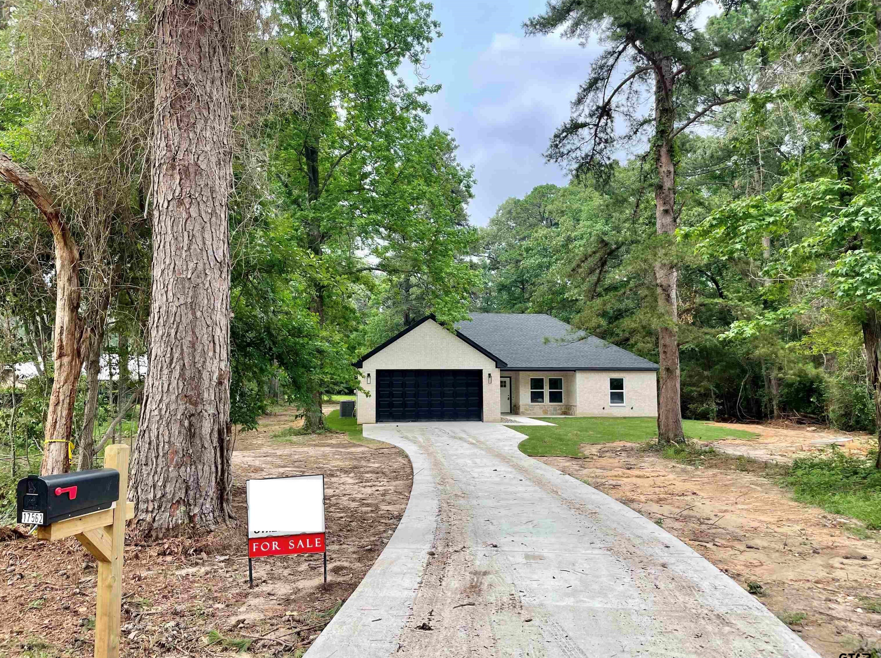 17562 Highland Cir, Flint, TX 75762-9682