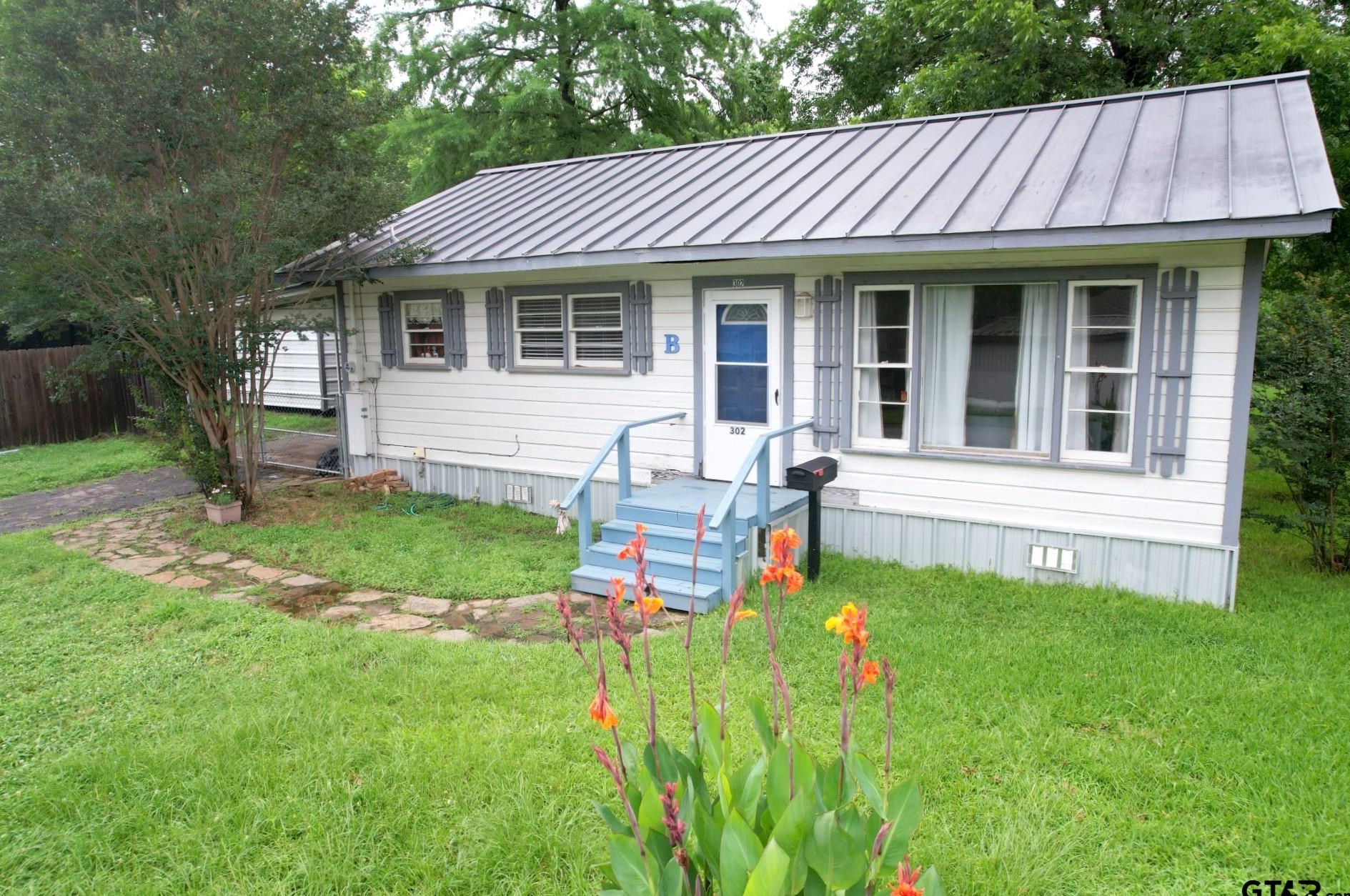 302 Patten St, West Mineola, TX 75773-1634