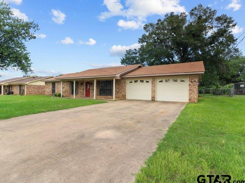 308 Lelia St, Palestine, TX 75803-6854