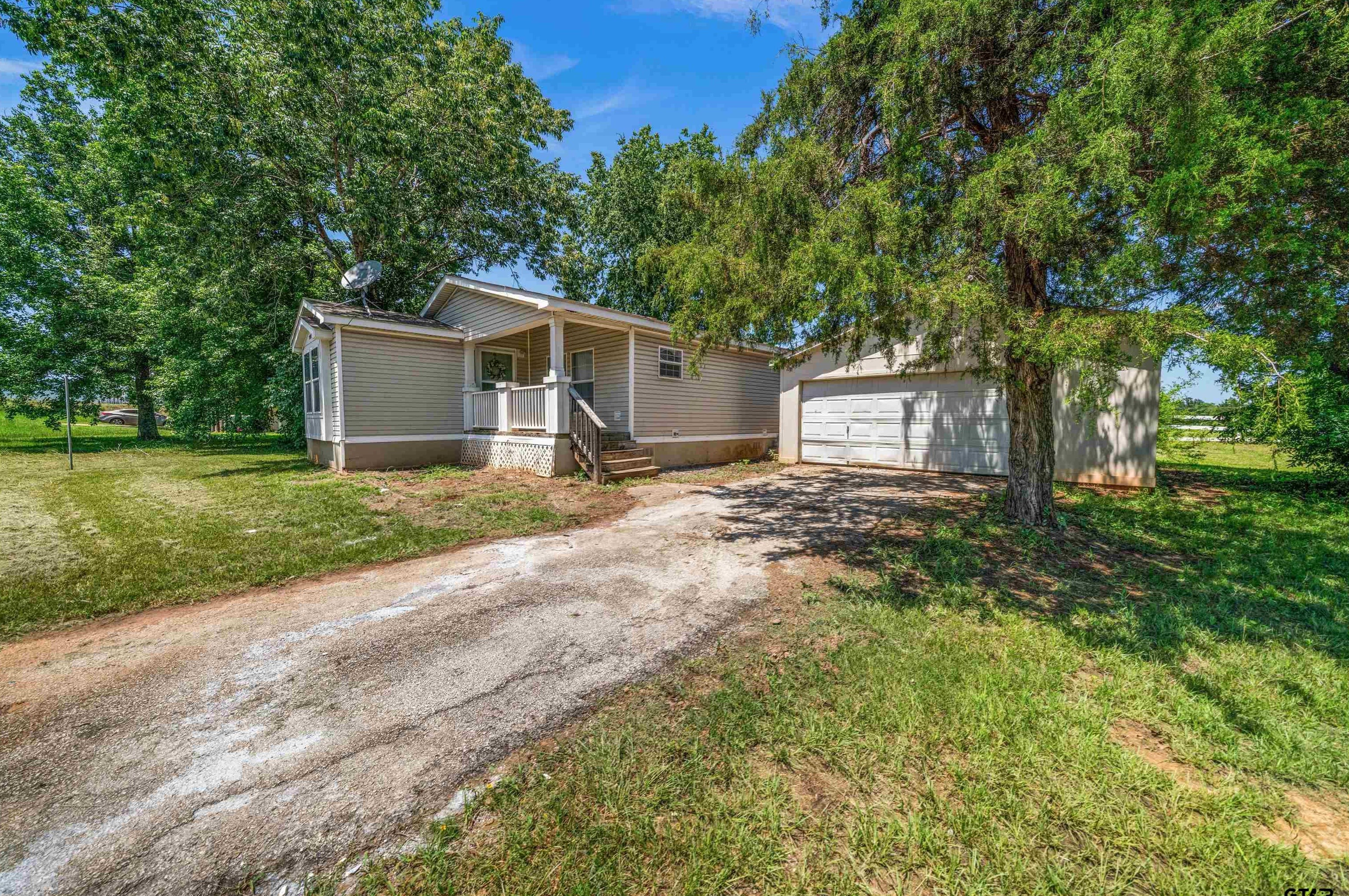10490 Peterson Rd, Tyler, TX 75708-3182