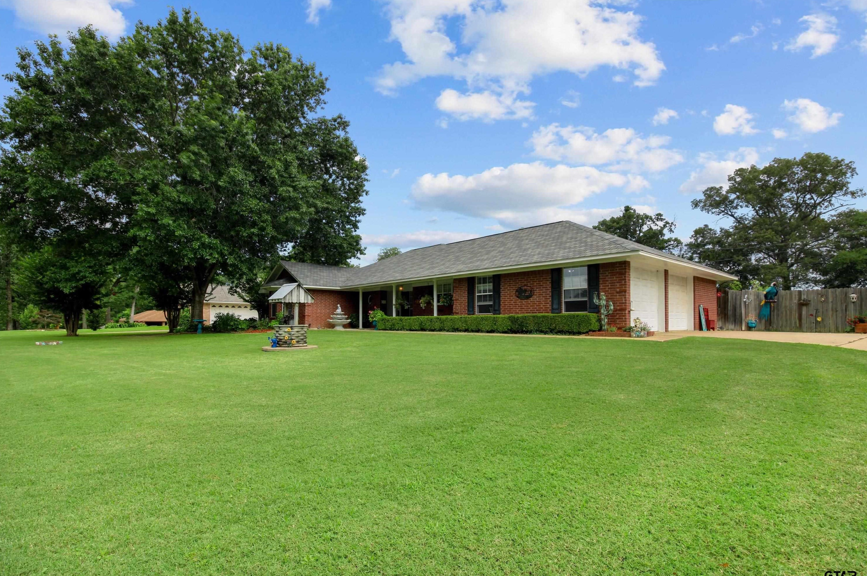 303 Windridge Rd, Palestine, TX 75803