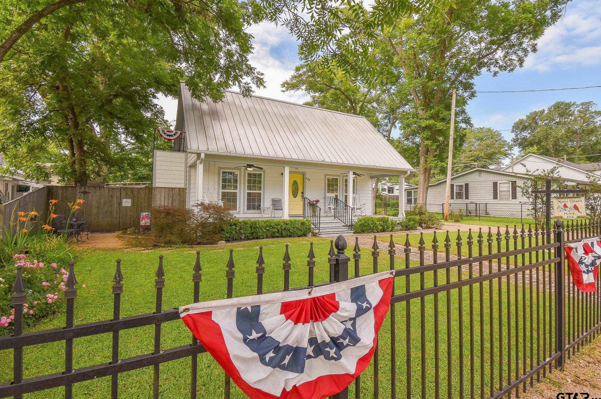 404 Dixon St, Gray, TX 75657-1623