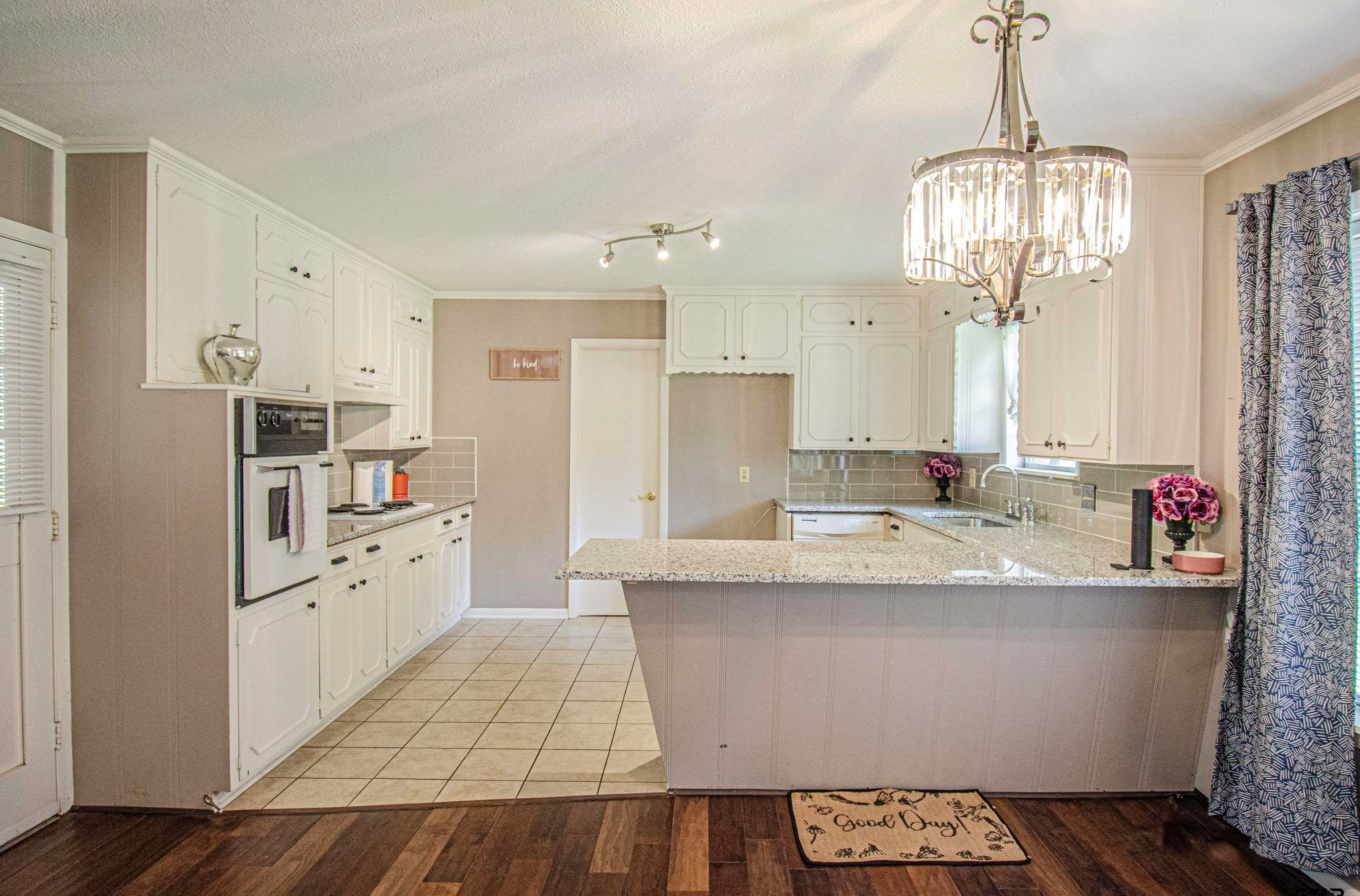 3900 Birdwell Dr, Tyler TX  75703-1601 exterior