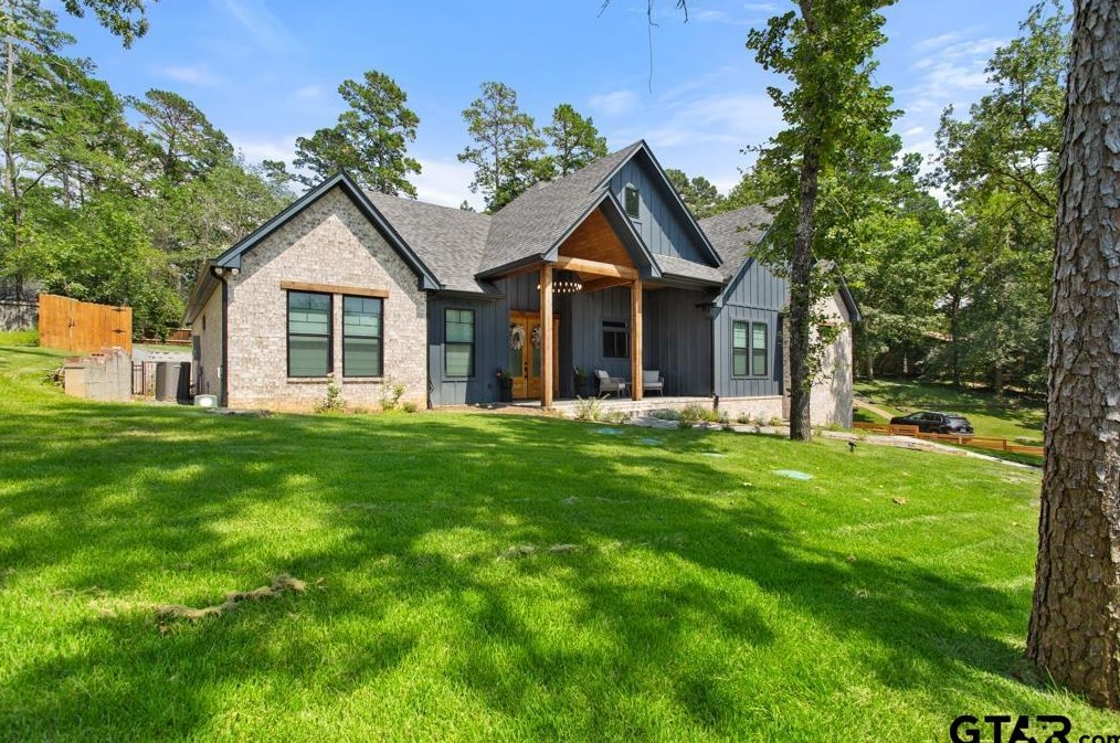423 Lakeview Dr, Hide A Way, TX 75771