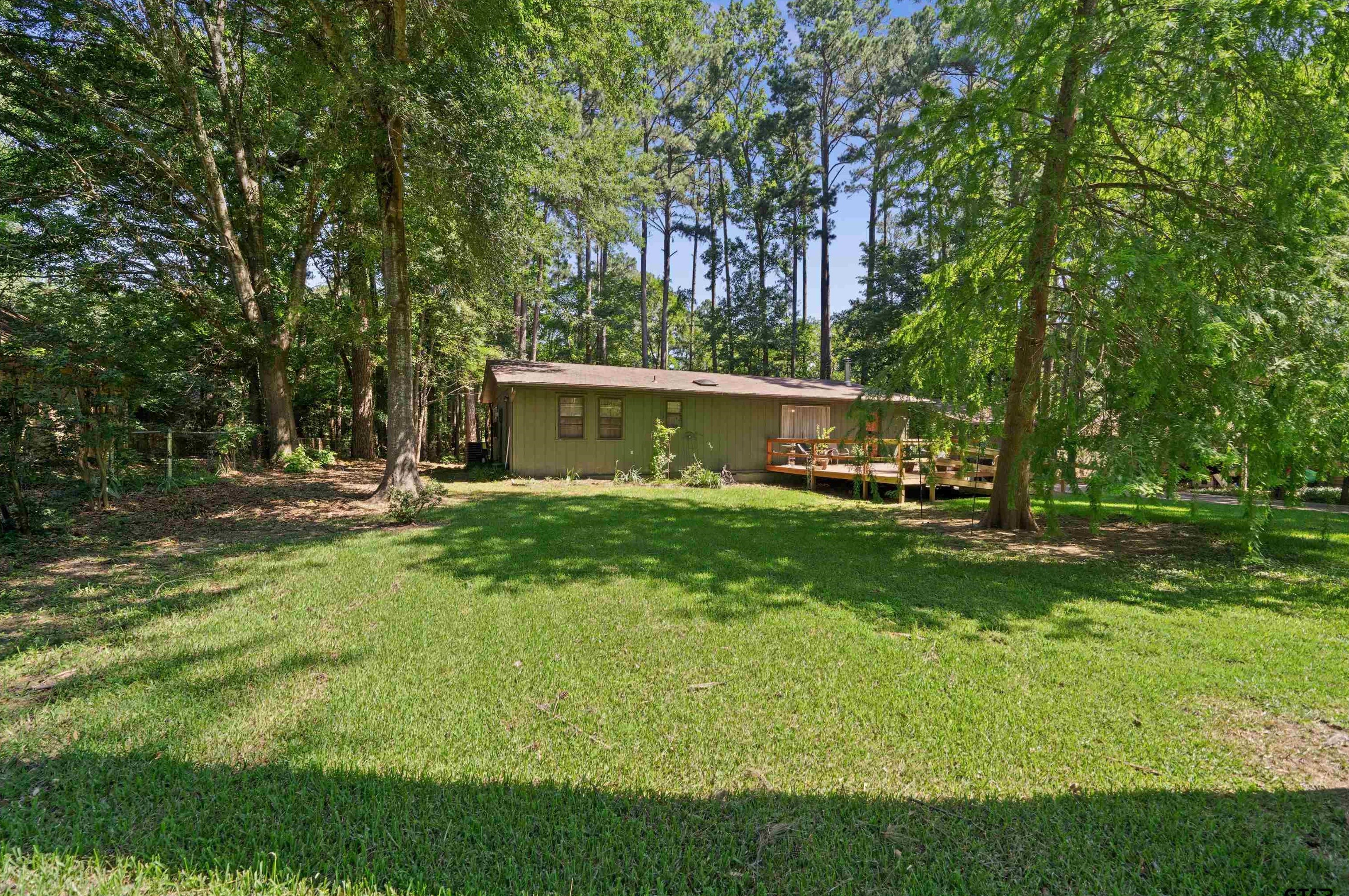 1629 Pineview Ln, Hide A Way, TX 75771