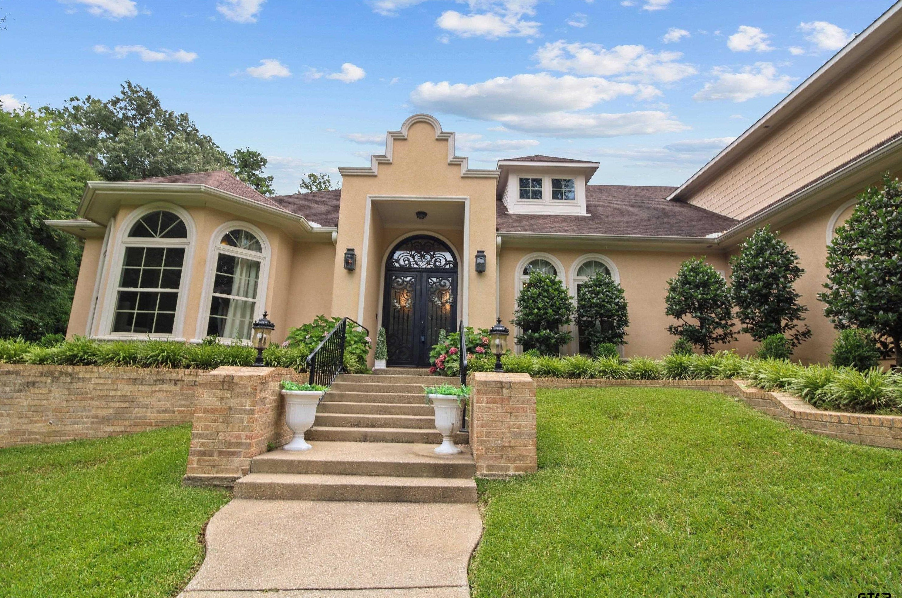 1915 Stoneleaf Dr, Tyler, TX 75703