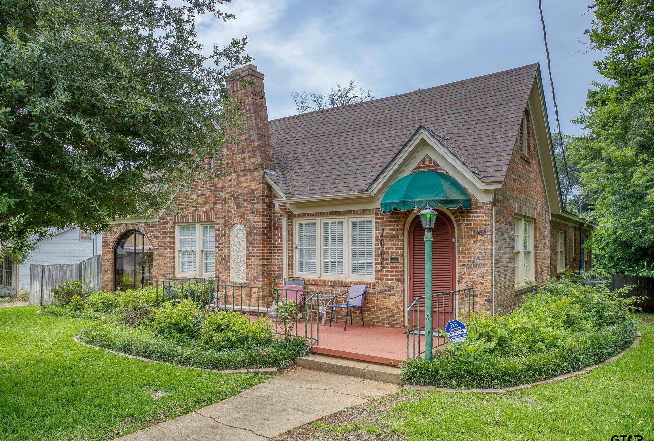 1009 S Sylvan, Palestine, TX 75801