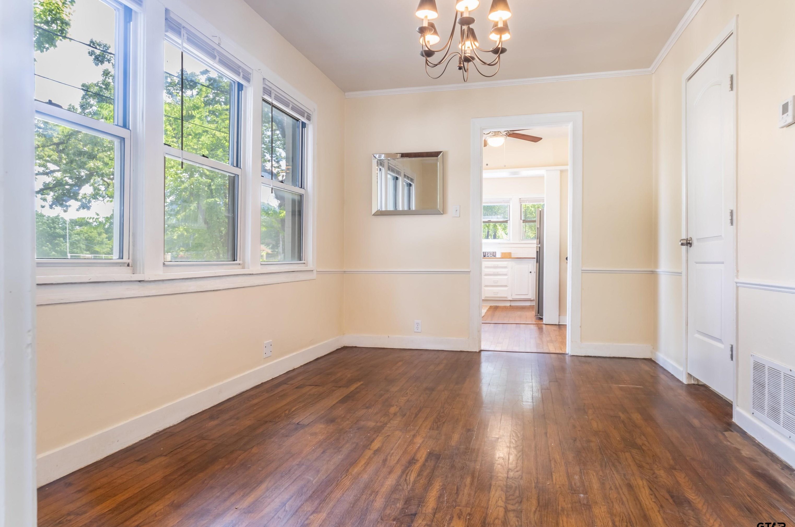 1114 Broadway Ave, Tyler TX  75701-3007 exterior