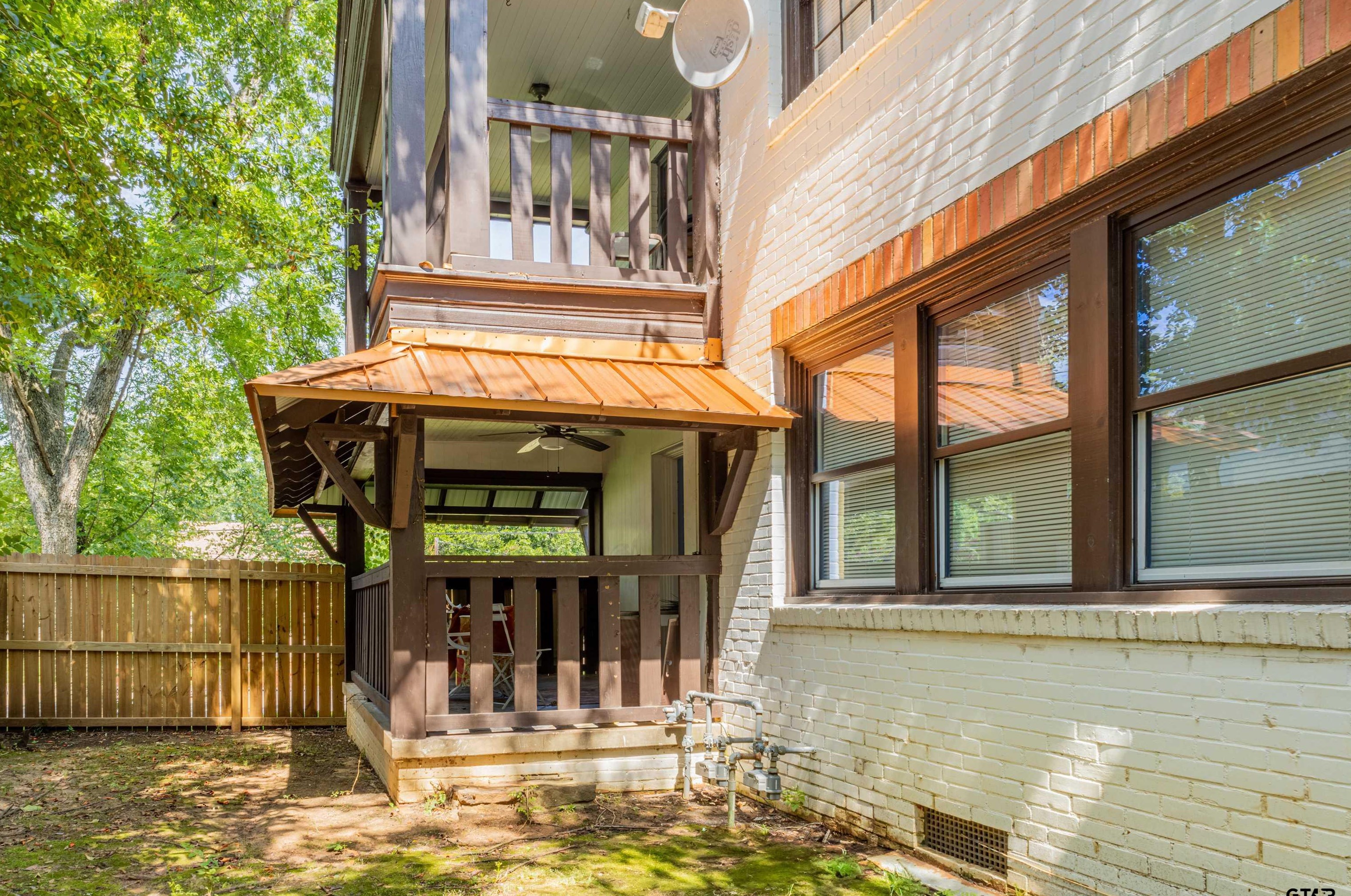 1114 Broadway Ave, Tyler TX  75701-3007 exterior