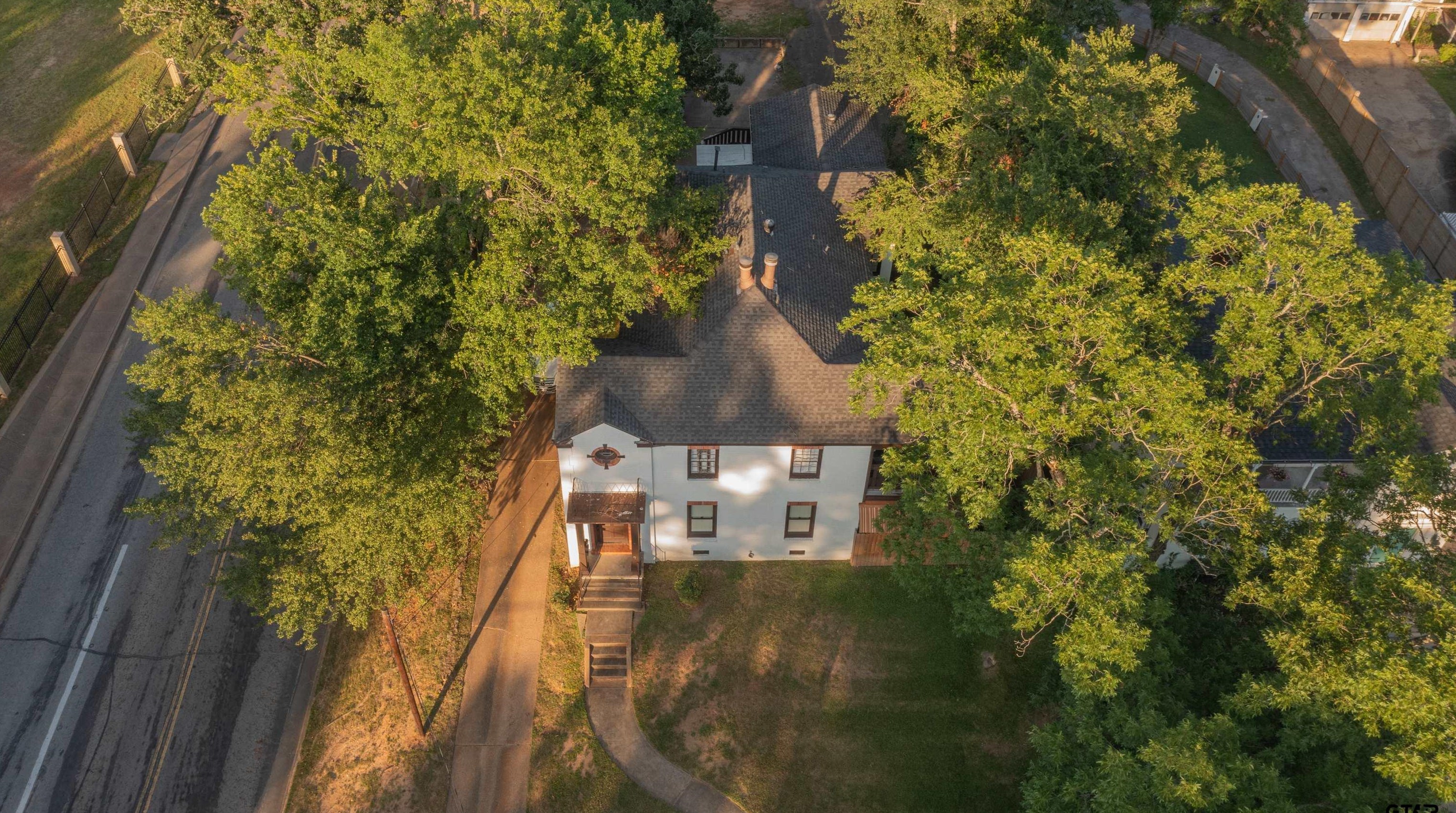 1114 Broadway Ave, Tyler TX  75701-3007 exterior