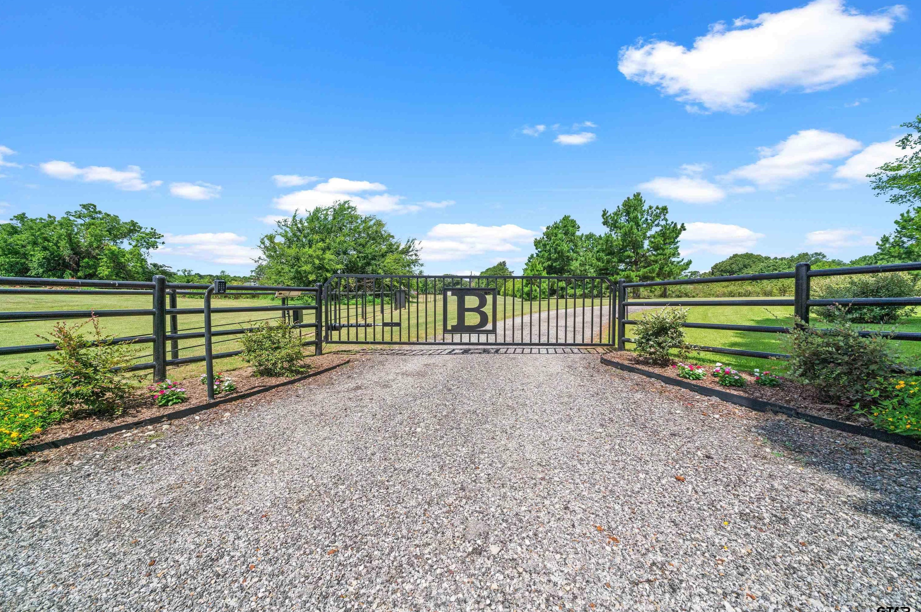 19579 County Rd 4108, Hide A Way, TX 75771